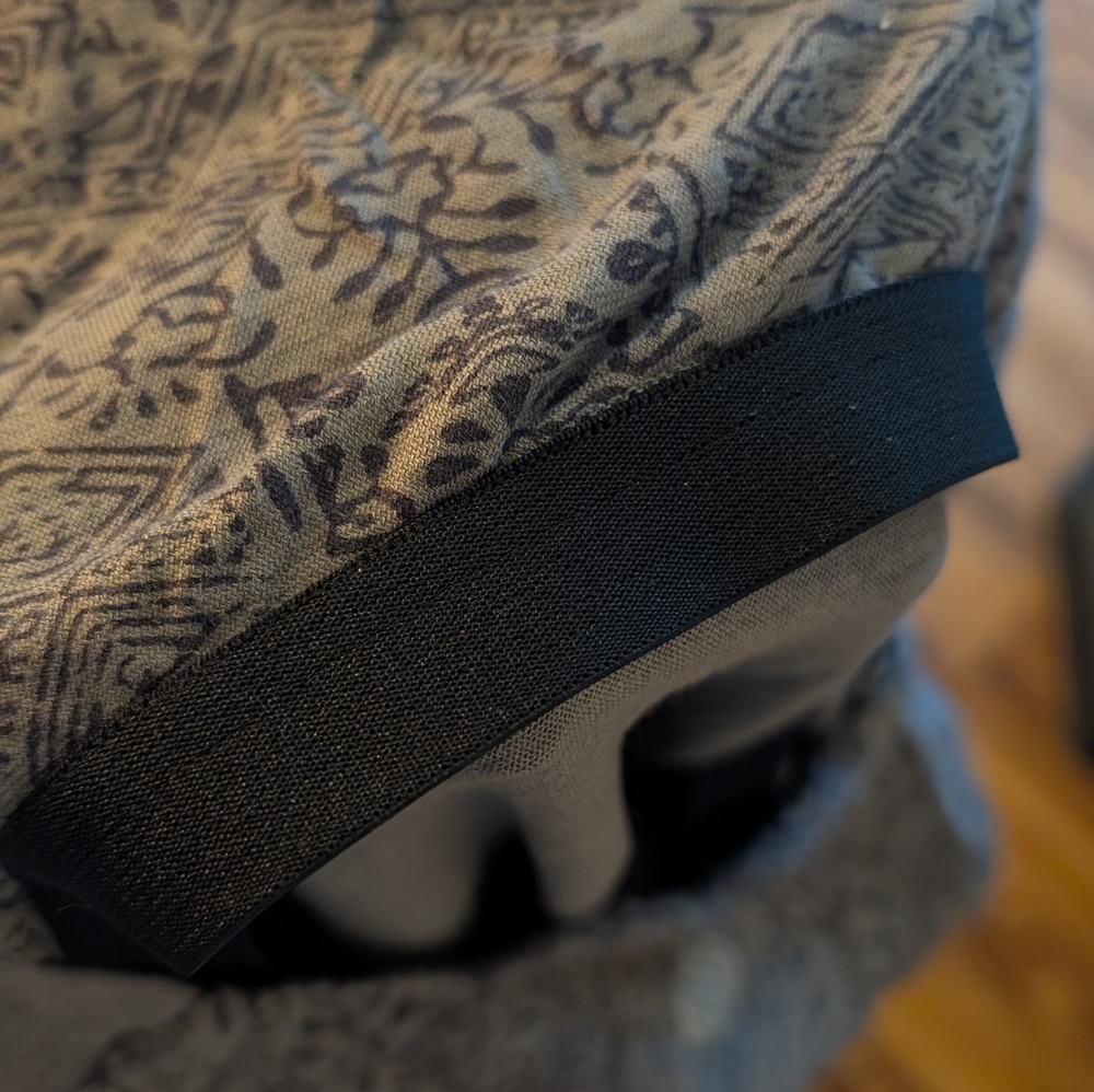 Sherpa Outdoor Printed Gray Tank Top - Picture 5 of 5